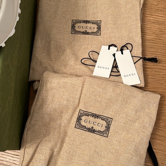 Gucci sandal with interlocking G - Picture 7 of 11